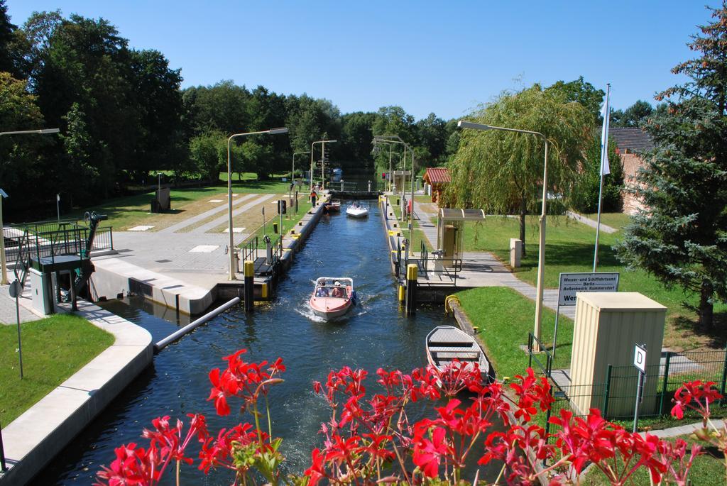 Marinapark Scharmuetzelsee Wendisch Rietz Esterno foto